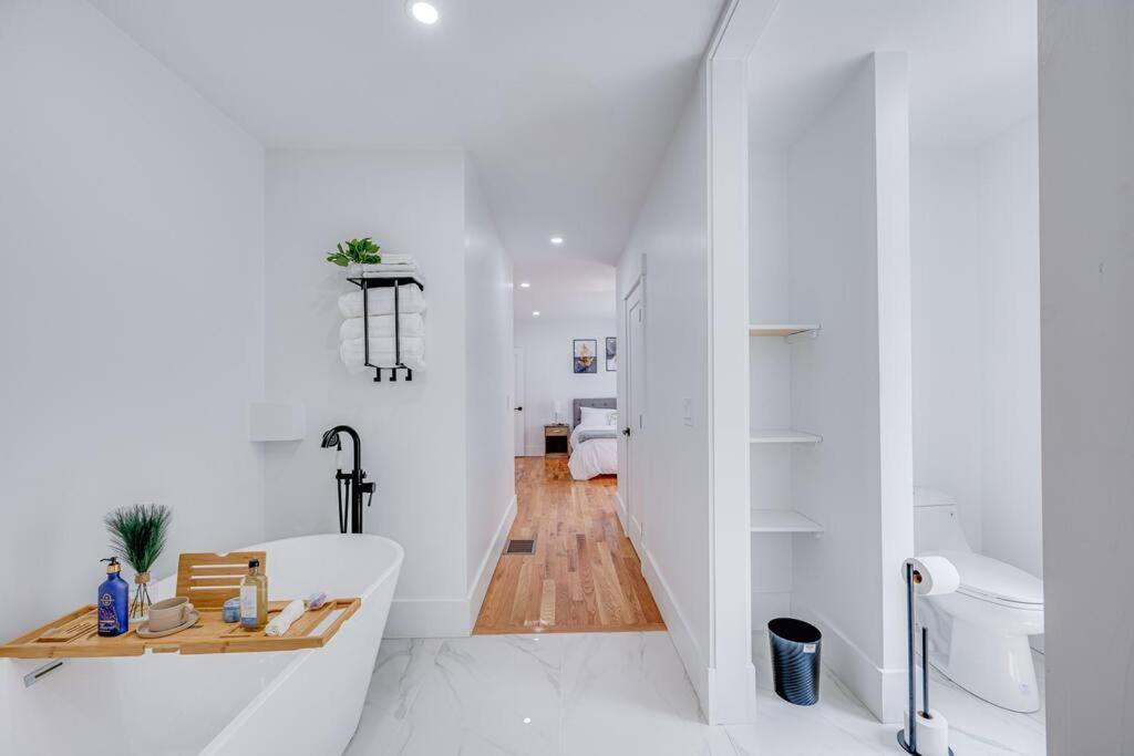 Ferienwohnung Modern Red Door Haven +5Mins To Boston Milton Exterior foto